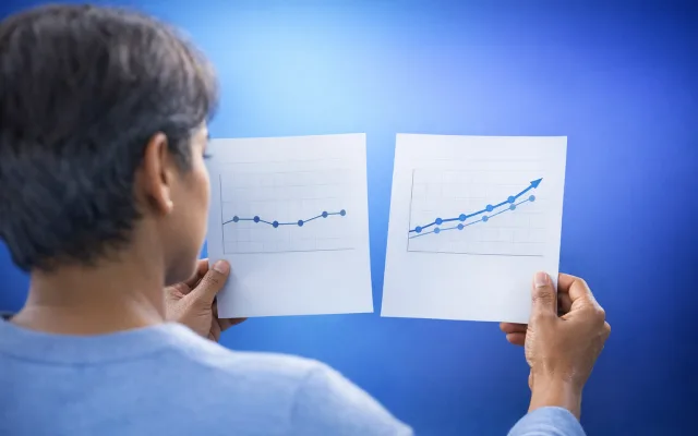 Soft blue trend lines and markers showing cognitive score changes over time